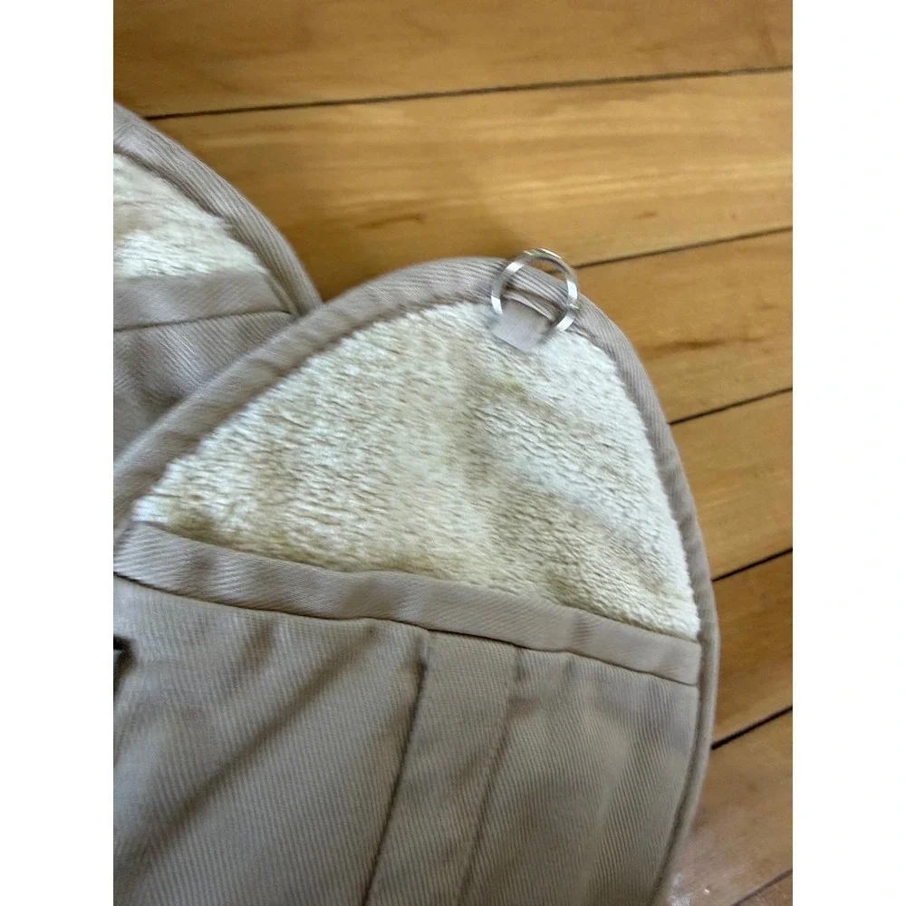 KitchenAid cream‎ oval shaped pot holders oven mitts